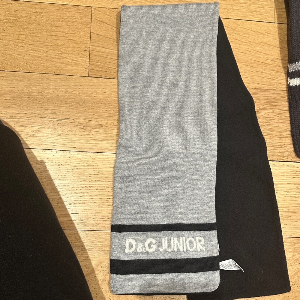 D&G Junior Gray and Black Scarf